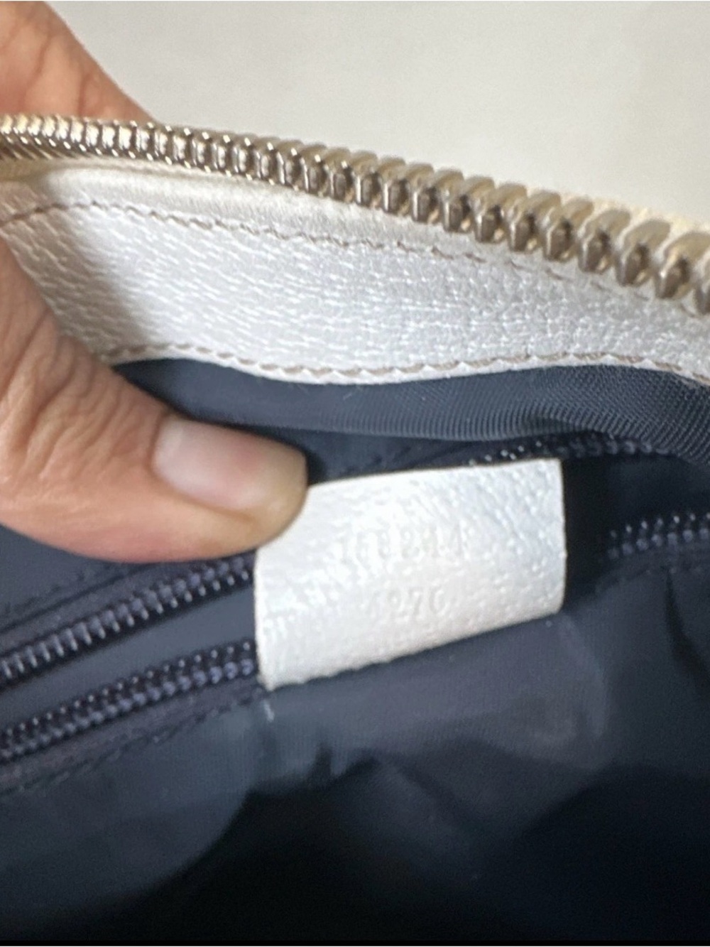 Gucci Cream Signature Crossbody with Red and Navy Stripe - Picture 11 of 12